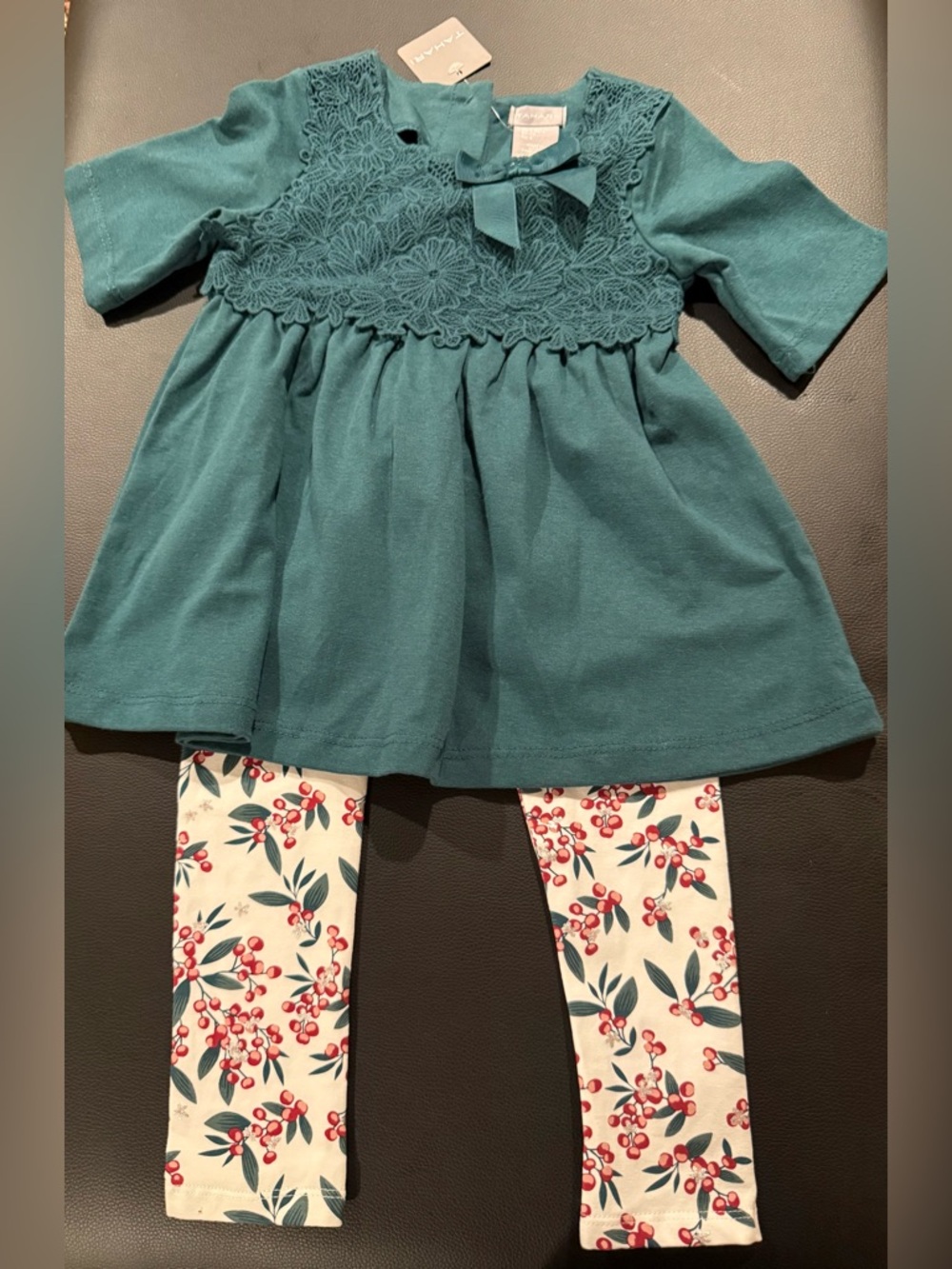 Tahari girls holiday set. Sz. 5/6